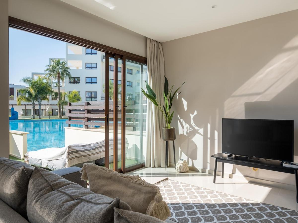 Unique apartment&aquatic experiences for up to eight guests All yours Limassol Extérieur photo