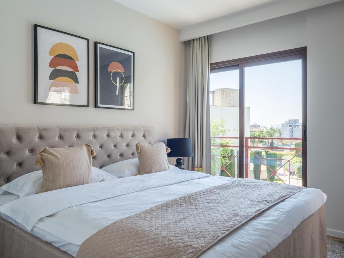 Unique apartment&aquatic experiences for up to eight guests All yours Limassol Extérieur photo