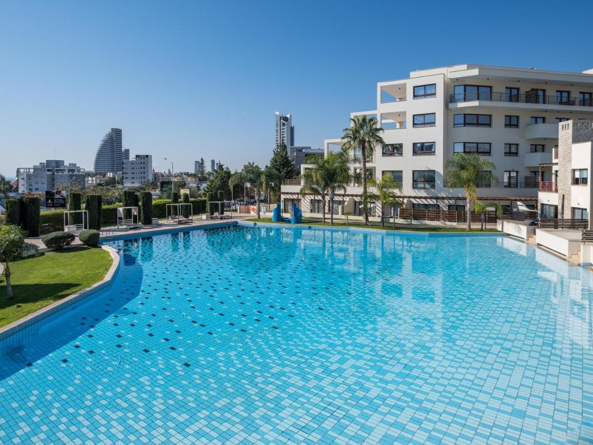 Unique apartment&aquatic experiences for up to eight guests All yours Limassol Extérieur photo